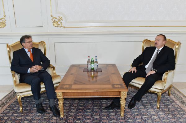 İlham Əliyev Serbiyanın Azərbaycanda yeni təyin olunmuş səfirinin etimadnaməsini qəbul edib