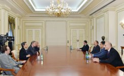 İlham Əliyev Fransa Milli Assambleyasının üzvü Jan-Fransua Manselin başçılıq etdiyi nümayəndə heyətini qəbul edib