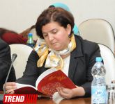 Azərbaycan mahnıları bir kitabda cəmləndi (FOTO)