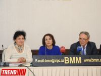 Azərbaycan mahnıları bir kitabda cəmləndi (FOTO)