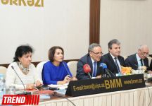 Azərbaycan mahnıları bir kitabda cəmləndi (FOTO)