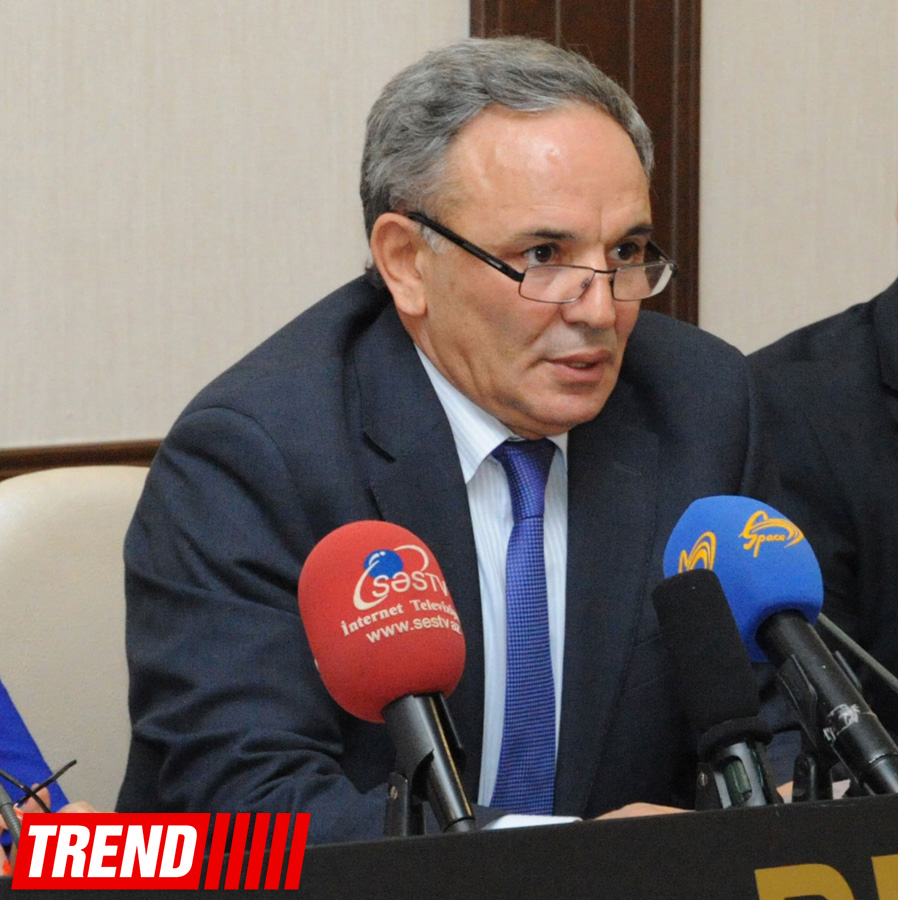 Azərbaycan mahnıları bir kitabda cəmləndi (FOTO)