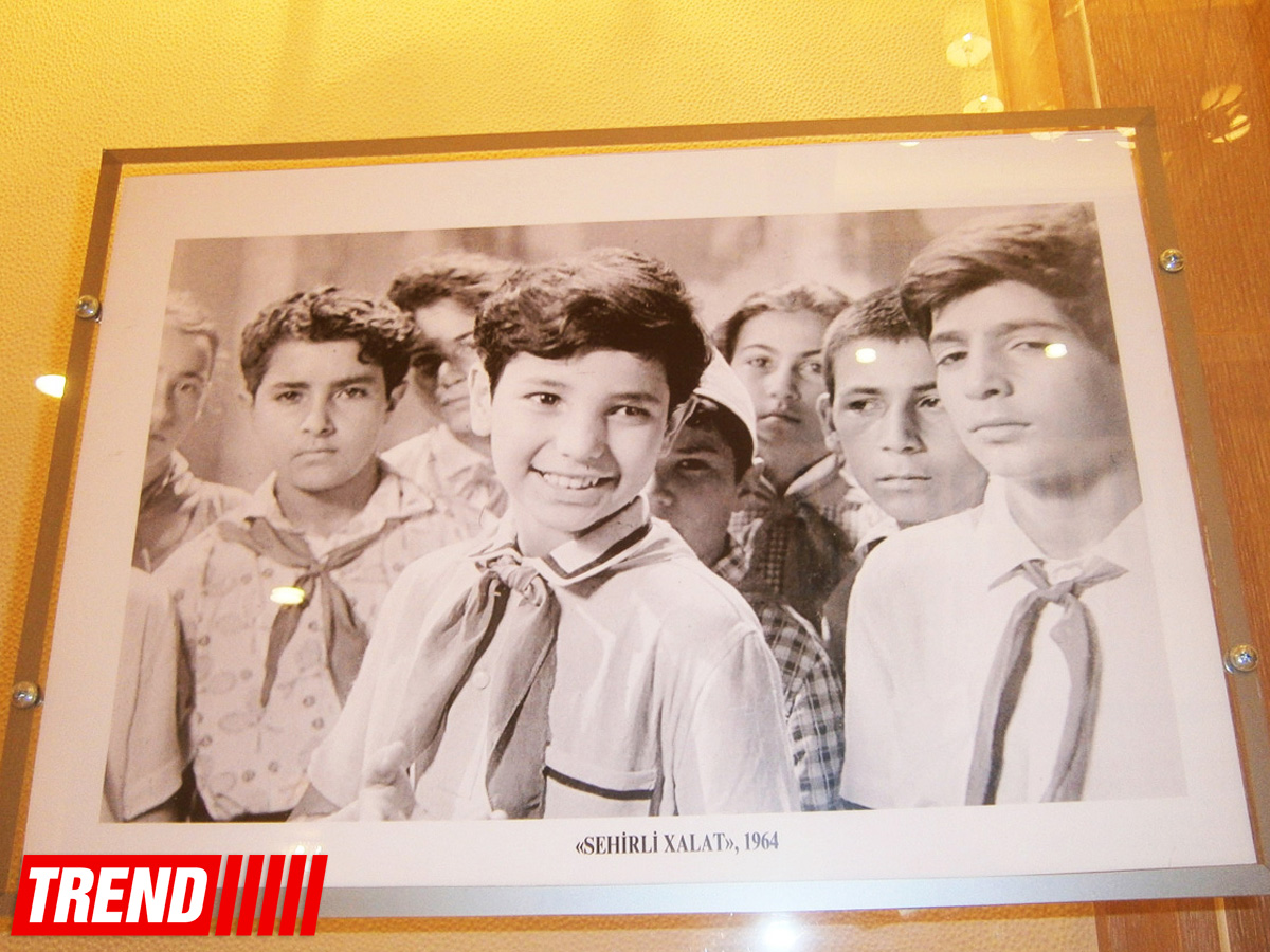 "Sehirli xalat"ın 50 illik yubileyi (FOTO)