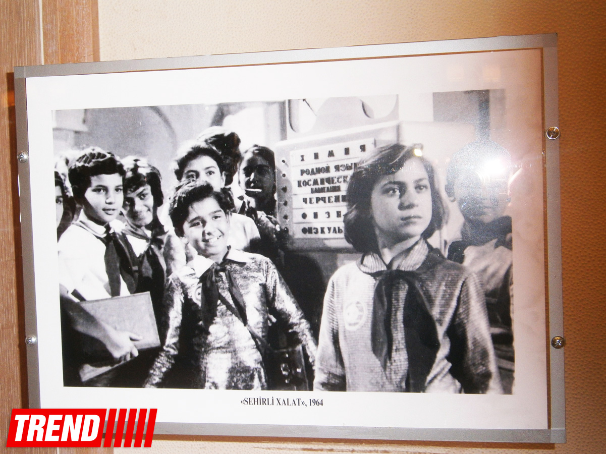 "Sehirli xalat"ın 50 illik yubileyi (FOTO)