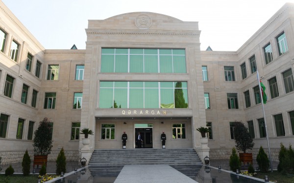 Prezident İlham Əliyev Şəmkirdə təmas xəttindəki vəziyyətlə bağlı operativ müşavirə keçirib (FOTO)