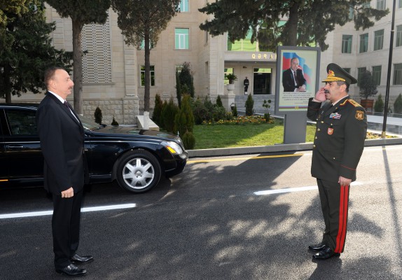 Prezident İlham Əliyev Şəmkirdə təmas xəttindəki vəziyyətlə bağlı operativ müşavirə keçirib (FOTO)