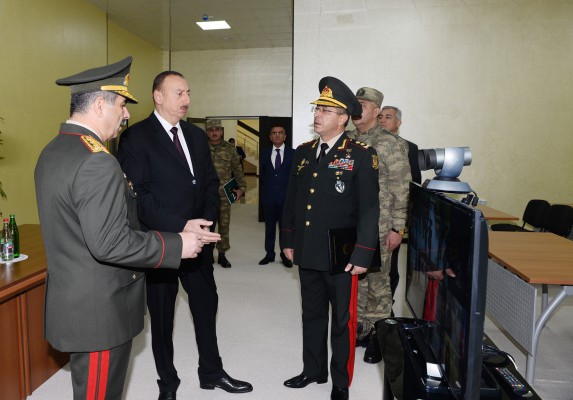 Prezident İlham Əliyev Şəmkirdə təmas xəttindəki vəziyyətlə bağlı operativ müşavirə keçirib (FOTO)