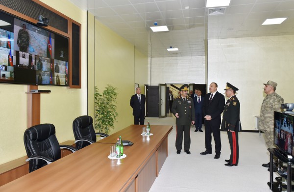 Prezident İlham Əliyev Şəmkirdə təmas xəttindəki vəziyyətlə bağlı operativ müşavirə keçirib (FOTO)