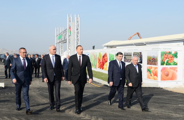 İlham Əliyev "Şəmkir Aqropark"ın təməlqoyma mərasimində iştirak edib (FOTO)