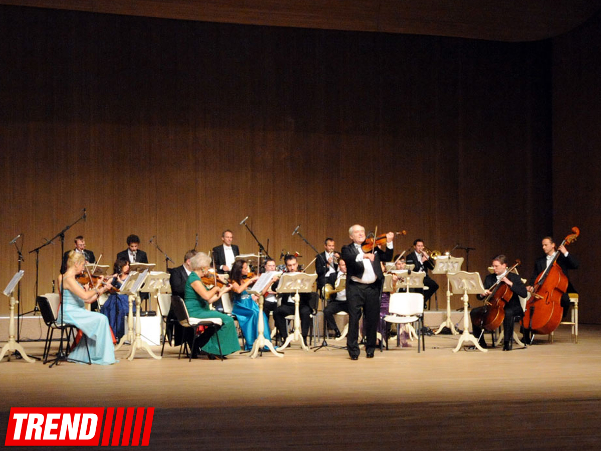 Avropanın ən yaxşı kollektivi Heydər Əliyev Mərkəzində Ştrausun ölməz əsərlərini təqdim etdi (FOTO)