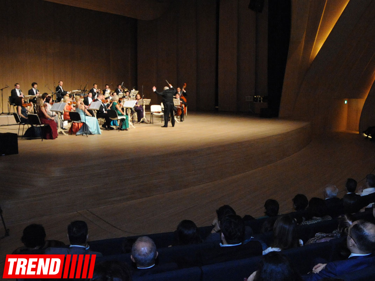 Avropanın ən yaxşı kollektivi Heydər Əliyev Mərkəzində Ştrausun ölməz əsərlərini təqdim etdi (FOTO)