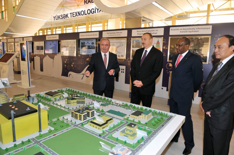 Prezident İlham Əliyev "Bakutel-2014" sərgisinin rəsmi açılışında iştirak edib  (FOTO)