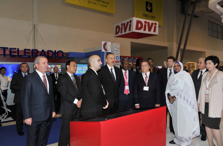 Prezident İlham Əliyev "Bakutel-2014" sərgisinin rəsmi açılışında iştirak edib  (FOTO)