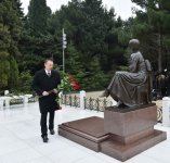Prezident İlham Əliyev və xanımı ümummilli lider Heydər Əliyevin məzarını ziyarət ediblər (ƏLAVƏ OLUNUB) (FOTO)