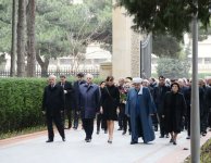 Prezident İlham Əliyev və xanımı ümummilli lider Heydər Əliyevin məzarını ziyarət ediblər (ƏLAVƏ OLUNUB) (FOTO)
