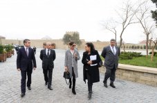 Birinci xanım Mehriban Əliyeva “Atəşgah məbədi” Dövlət Tarix-Memarlıq Qoruğunda olub (FOTO)