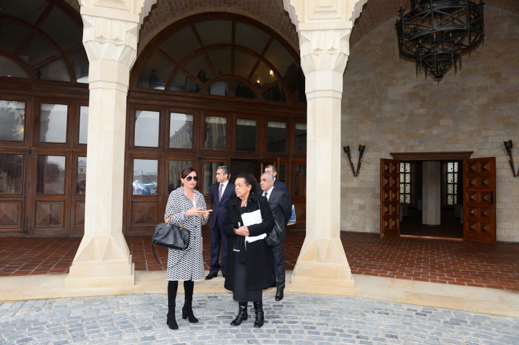Birinci xanım Mehriban Əliyeva “Atəşgah məbədi” Dövlət Tarix-Memarlıq Qoruğunda olub (FOTO)
