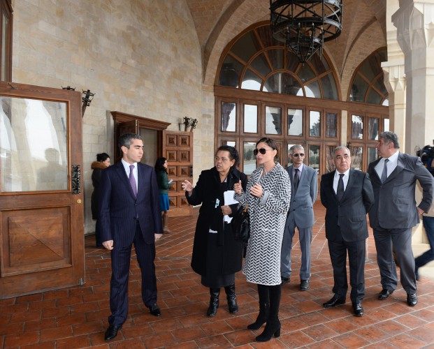 Birinci xanım Mehriban Əliyeva “Atəşgah məbədi” Dövlət Tarix-Memarlıq Qoruğunda olub (FOTO)