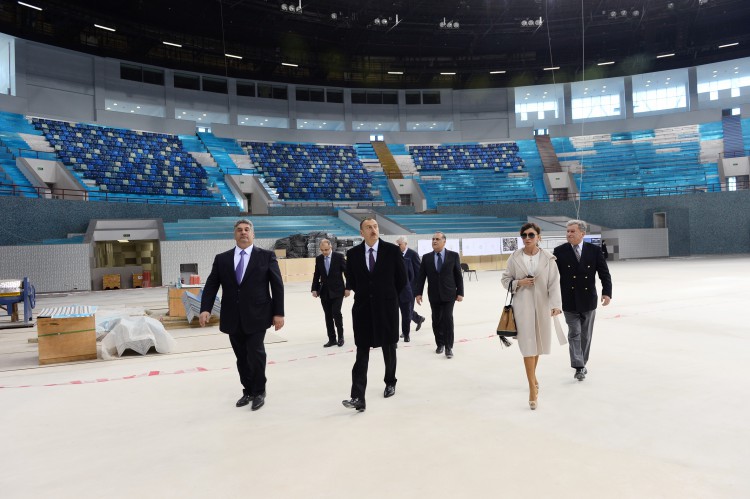 Prezident İlham Əliyev və xanımı Heydər Əliyev adına İdman-Konsert Kompleksində aparılan təmir işlərinin gedişi ilə tanış olublar (FOTO)