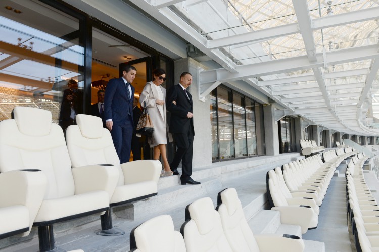 Prezident İlham Əliyev və xanımı Bakı Olimpiya Stadionunda aparılan işlərin gedişi ilə tanış olublar  (FOTO)