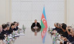Prezident İlham Əliyev: Nə neftin qiymətinin düşməsi, nə böhranlar Azərbaycanın sürətli inkişafına təsir edə bilməz (FOTO)