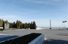Prezident İlham Əliyev Sumqayıtda istirahət parkında aparılan yenidənqurma işləri ilə tanış olub (FOTO)