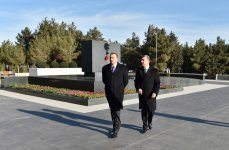 Prezident İlham Əliyev Sumqayıtda istirahət parkında aparılan yenidənqurma işləri ilə tanış olub (FOTO)