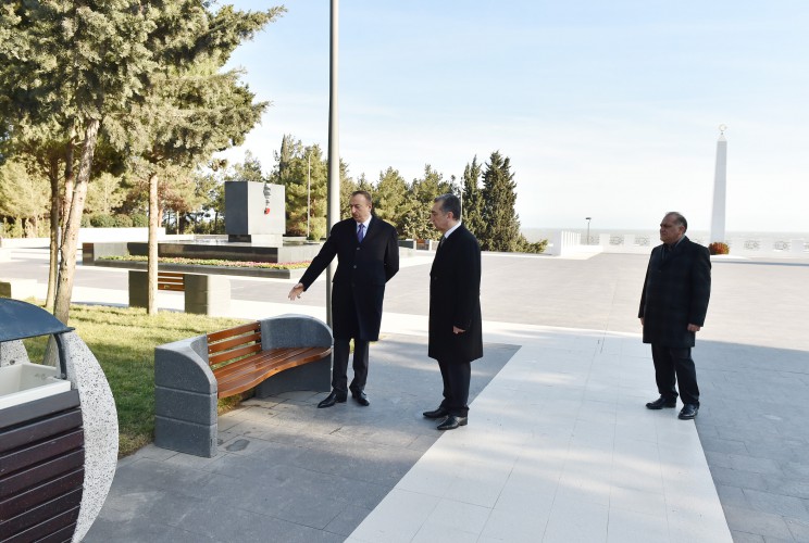 Prezident İlham Əliyev Sumqayıtda istirahət parkında aparılan yenidənqurma işləri ilə tanış olub (FOTO)