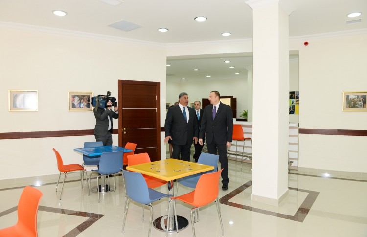 Sumqayıtda Gənclər Evi istifadəyə verilib (FOTO)