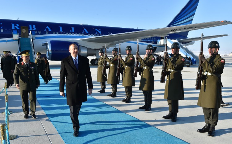Prezident İlham Əliyev Türkiyəyə dövlət səfərinə gəlib (FOTO)