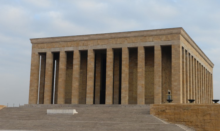 Azərbaycan Prezidenti İlham Əliyev Anıtqəbiri ziyarət edib (FOTO)