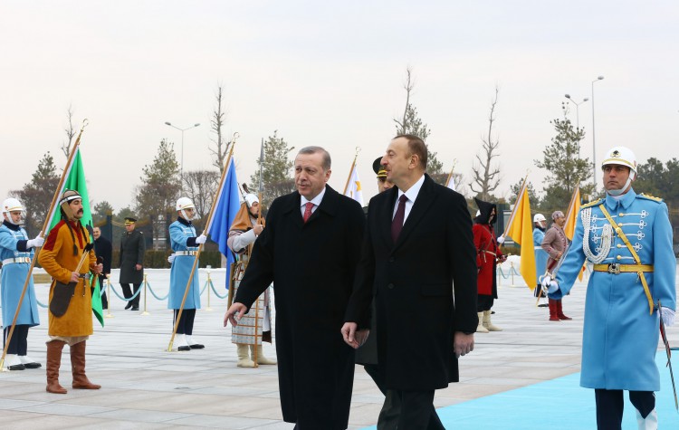 Azərbaycan Prezidenti İlham Əliyevin Türkiyədə rəsmi qarşılanma mərasimi keçirilib (FOTO)