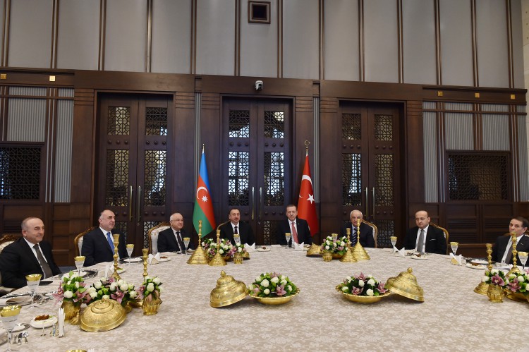 Azərbaycan və Türkiyə prezidentləri birgə nahar ediblər