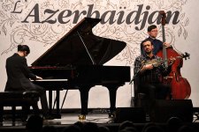 Heydər Əliyev Fondunun təşkilatçılığı ilə Fransanın Mejev şəhərində Azərbaycan mədəniyyət günlərinin açılışı olub (FOTO)