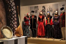 Heydər Əliyev Fondunun təşkilatçılığı ilə Fransanın Mejev şəhərində Azərbaycan mədəniyyət günlərinin açılışı olub (FOTO)
