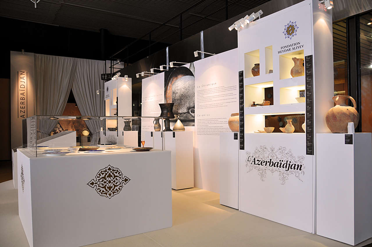 Heydər Əliyev Fondunun təşkilatçılığı ilə Fransanın Mejev şəhərində Azərbaycan mədəniyyət günlərinin açılışı olub (FOTO)