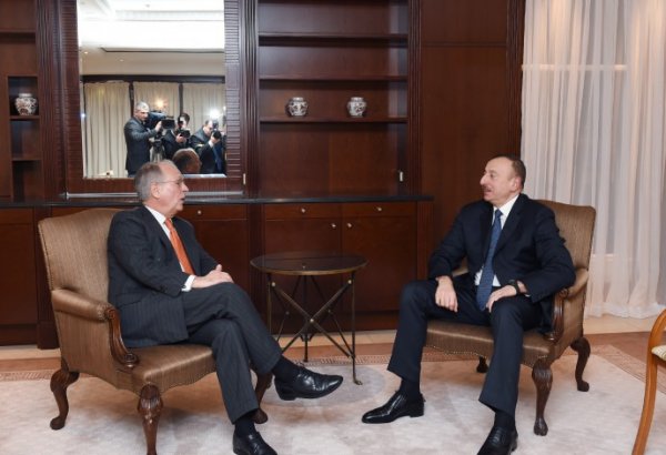 İlham Əliyev Münhen Beynəlxalq Təhlükəsizlik Konfransının sədri ilə görüşüb (FOTO)