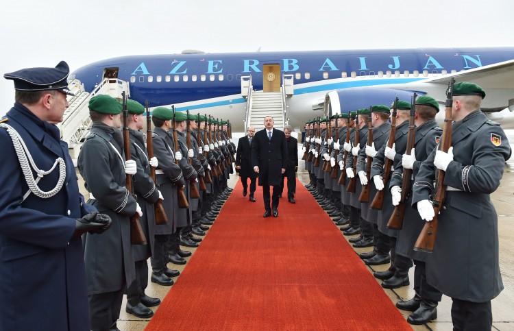 Prezident İlham Əliyev Almaniyaya işgüzar səfərə gəlib (FOTO)
