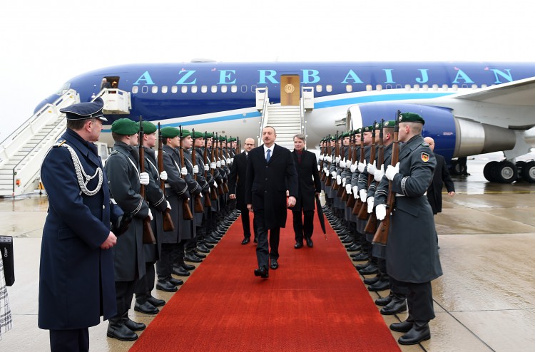 Prezident İlham Əliyev Almaniyaya işgüzar səfərə gəlib (FOTO)