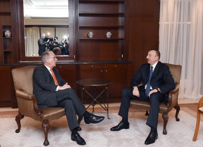 İlham Əliyev Münhen Beynəlxalq Təhlükəsizlik Konfransının sədri ilə görüşüb (FOTO)