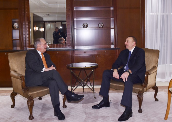 İlham Əliyev Münhen Beynəlxalq Təhlükəsizlik Konfransının sədri ilə görüşüb (FOTO)