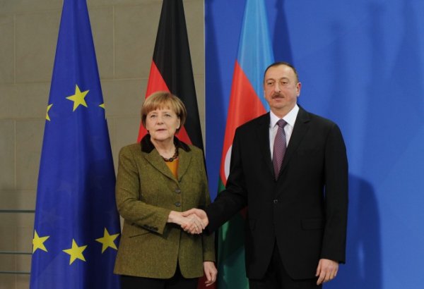 Bakı Berlin divarını aşdı