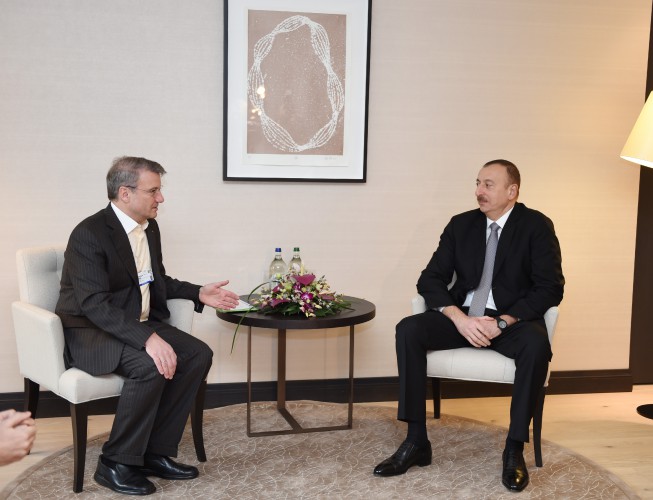 İlham Əliyev Davosda Rusiya “Sberbank”ının sədri ilə görüşüb (FOTO)