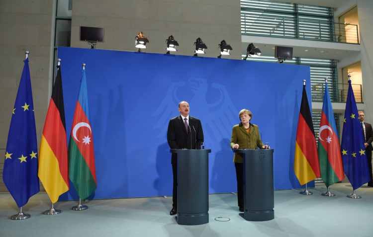 İlham Əliyev: Azərbaycan Ukraynanın ərazi bütövlüyünü tanıyır