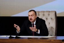 İlham Əliyev regionların sosial-iqtisadi inkişafı Dövlət Proqramının icrasının birinci ilinin yekunlarına həsr olunan konfransda iştirak edib (FOTO)