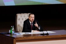 İlham Əliyev regionların sosial-iqtisadi inkişafı Dövlət Proqramının icrasının birinci ilinin yekunlarına həsr olunan konfransda iştirak edib (FOTO)