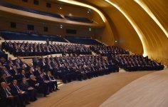 İlham Əliyev regionların sosial-iqtisadi inkişafı Dövlət Proqramının icrasının birinci ilinin yekunlarına həsr olunan konfransda iştirak edib (FOTO)