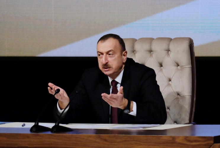 İlham Əliyev regionların sosial-iqtisadi inkişafı Dövlət Proqramının icrasının birinci ilinin yekunlarına həsr olunan konfransda iştirak edib (FOTO)