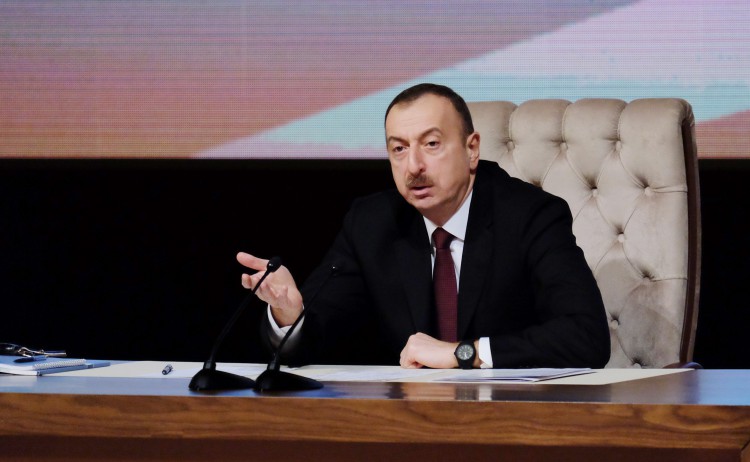 İlham Əliyev regionların sosial-iqtisadi inkişafı Dövlət Proqramının icrasının birinci ilinin yekunlarına həsr olunan konfransda iştirak edib (FOTO)