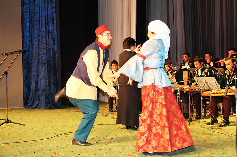 "Arşın mal alan" operettası Özbəkistan Dram Teatrında (FOTO)